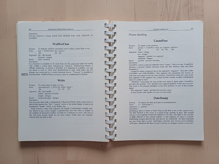The AmigaDOS Manual 2nd Edition (Computer Programming Commodore Amiga Retro Computing 1987)