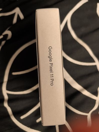 Google Pixel 11 Pro 256GB - Olive Green