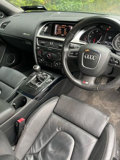 Breaking audi a5 8t caha llq ly7g s line 2009 2.0