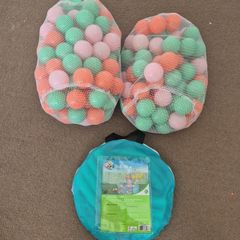 Baby ball pit