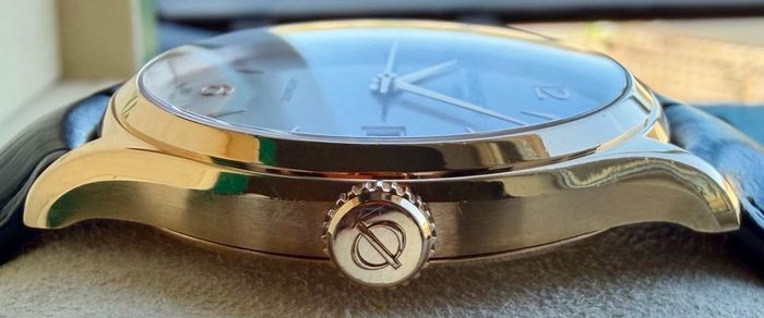 Baume & Mercier Clifton 18K Gold Watch