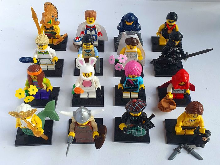 Lego Collectible Minifigures Series 7 (2012) 100% Complete