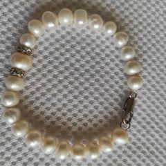 pearl bracelet