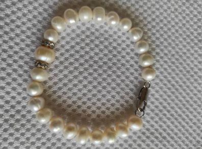 pearl bracelet