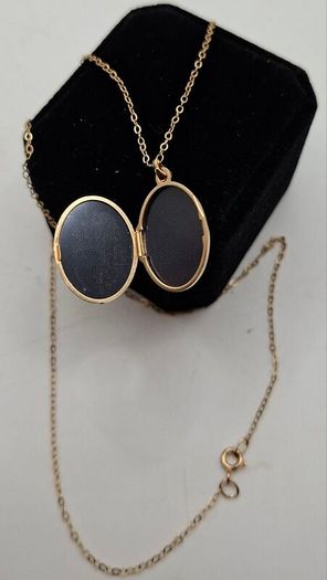 Vintage 9ct yellow gold locket necklace