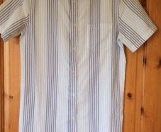 Men's short-sleeved shirt. New. Size small.