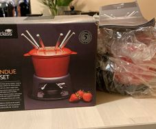 Cast Iron Red Fondue Set
