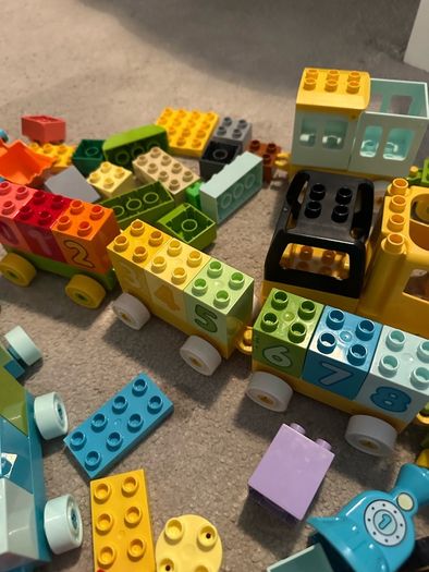 Huge Lego Duplo Joblot / bricks / mini figs / accessories