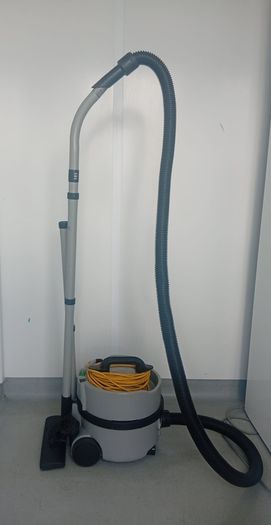 vacuum cleaner