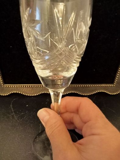 Superb set of 6 wine glasses High quality 24%lead crystal, similar to Waterford