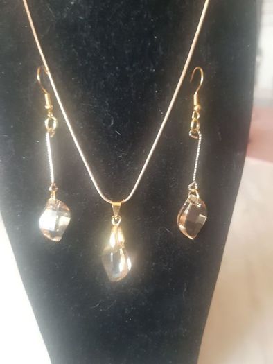 Swarovski Crystal Elements Pendant And Earrings Set