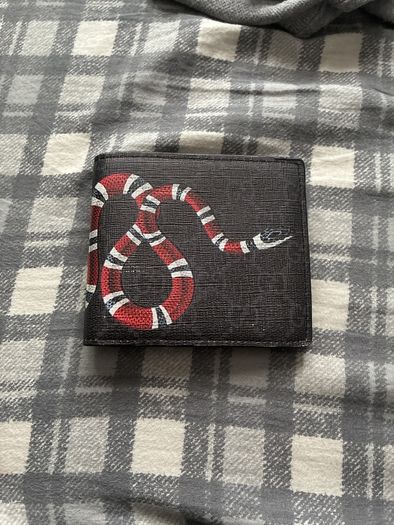 Snake wallet