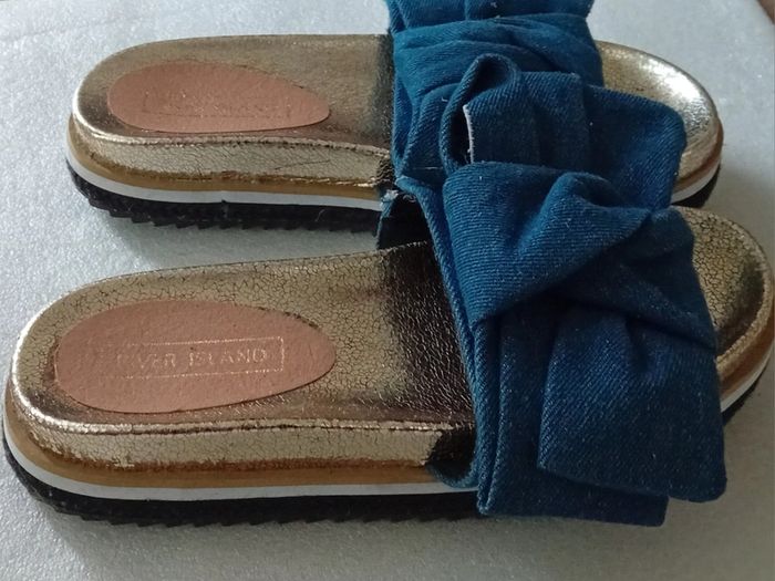 River Island Sliders