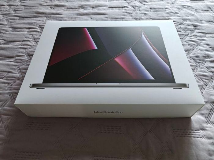 Macbook Pro M2 16" Box Only