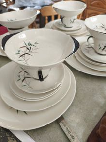 Royal Doulton Dinner "Bamboo 6446" - Set for 4 Made in England 1970 Includig Greavy boot and dish.