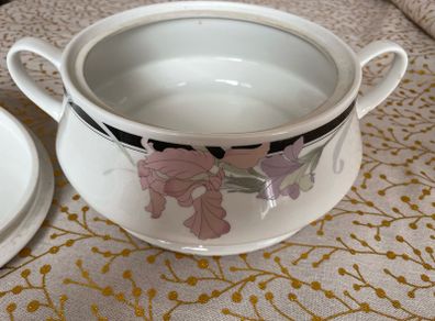 Vegetable turren with lid / 19 cm/ 9 cm dip