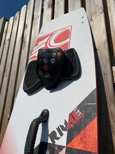 Cabrinha Rival Kiteboard (Kitesurfing Board) 135x42