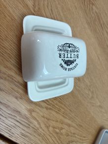Butter dish