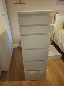 chest of drawers