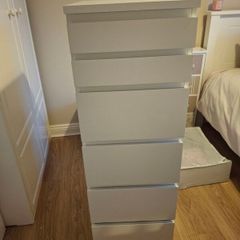 chest of drawers