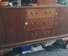 Chest of drawers
