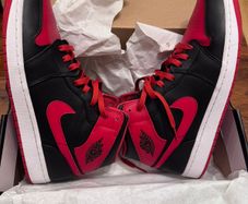 Nike Air Jordan 1 Mid Alternate Bred - DQ8426 060 - Size 11 - Black - Fire Red-White