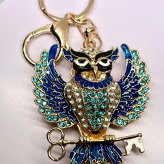 Keychain with sparkling crystals