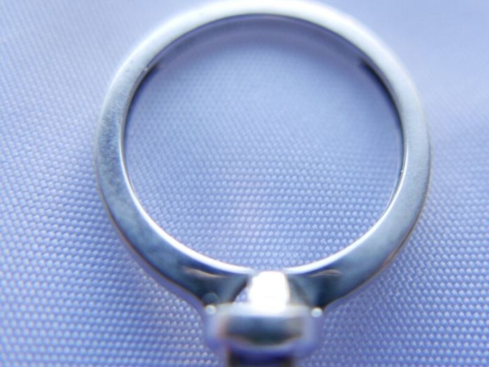 Vintage 9ct White Gold 375 & Blue Sapphire Stacker Ring 2,78g size N