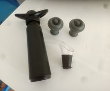Wine Bottle Vacuum Pump and Caps