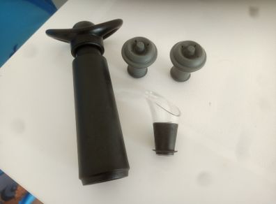 Wine Bottle Vacuum Pump and Caps