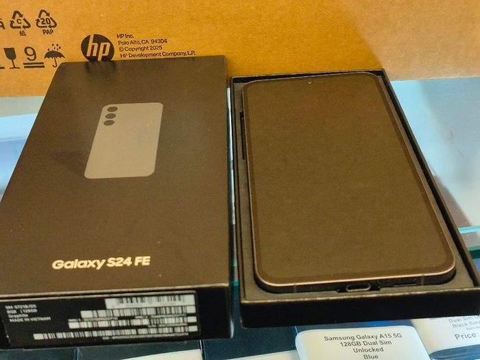 Samsung Galaxy S24 FE 128GB  Dual Sim Unlocked Black (Irish Phone/ Little Use)