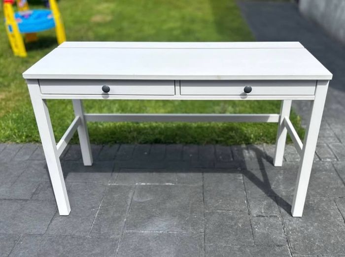 Ikea white hemnes desk with two drawers