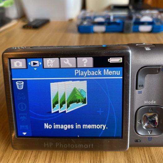 HP Photosmart R927 Battery + 128GB SD card