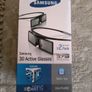 Samsung 3d glasses x 2 pairs Image 6