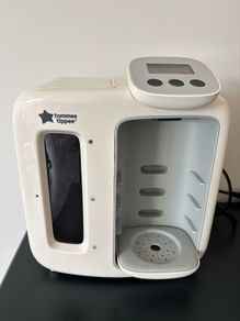Tommee Tippee Perfrct Prep Day and Night Bottle Maker