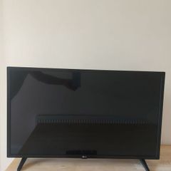 LG 32" smart TV