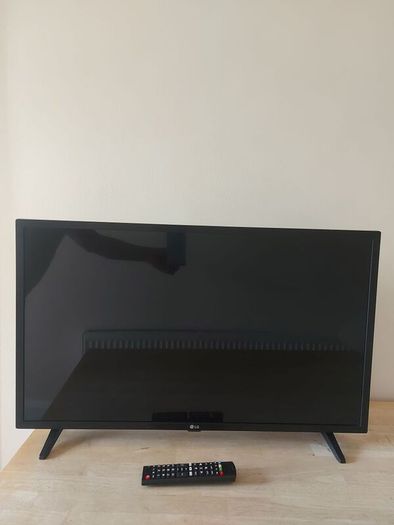 LG 32" smart TV