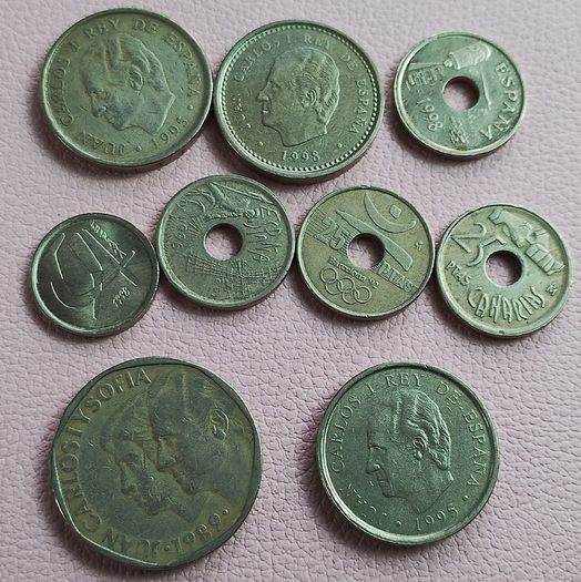 9 Spanish Coins (26060)