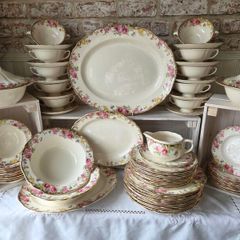 Royal Doulton 'English Rose' 10 place setting dinner service