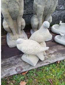 Log Pigeons EG046
