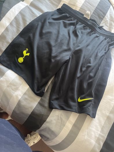 4 spurs original size xl older boys tracksuits green one has matching t shirt