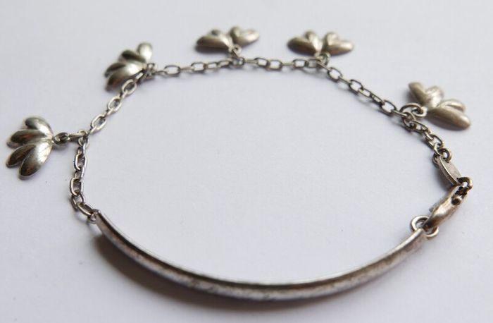 Vintage 925 Sterling Silver charm bracelet with flower charms