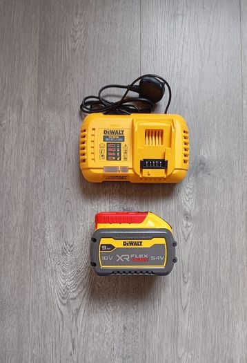 DeWalt Batteries & Charger (New)