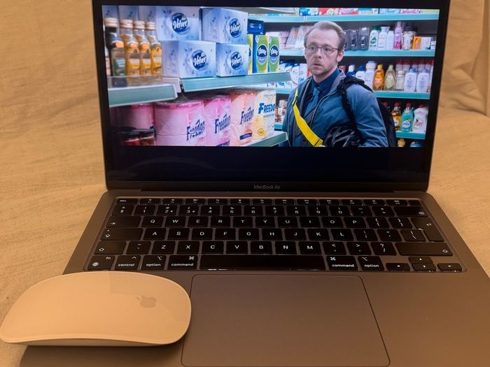MacBook Air M1 13.3 with Magic Mouse boxed