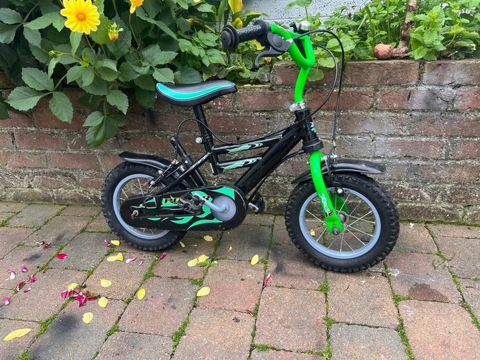 boys bike size 12 in great condition