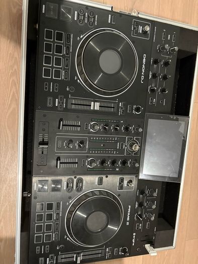 Denon Prime 2 standalone DJ turntables