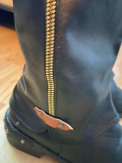 boots in very good condition