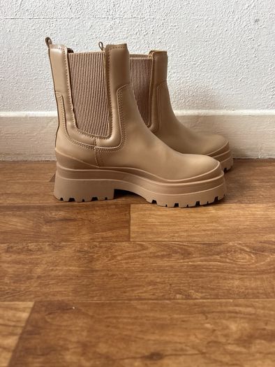 Stradivarius Over the Ankle Boot