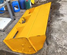 Hedge cutter flail head