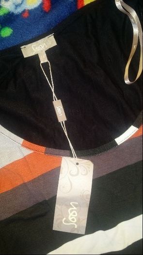 BNWT 2 in 1 cardigan/top by Soon size UK14 EU42 Postage included